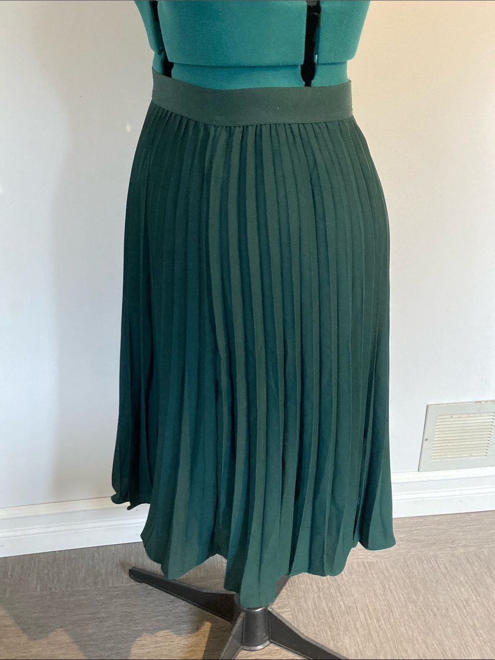 Emerald Pleated Midi Skirt
